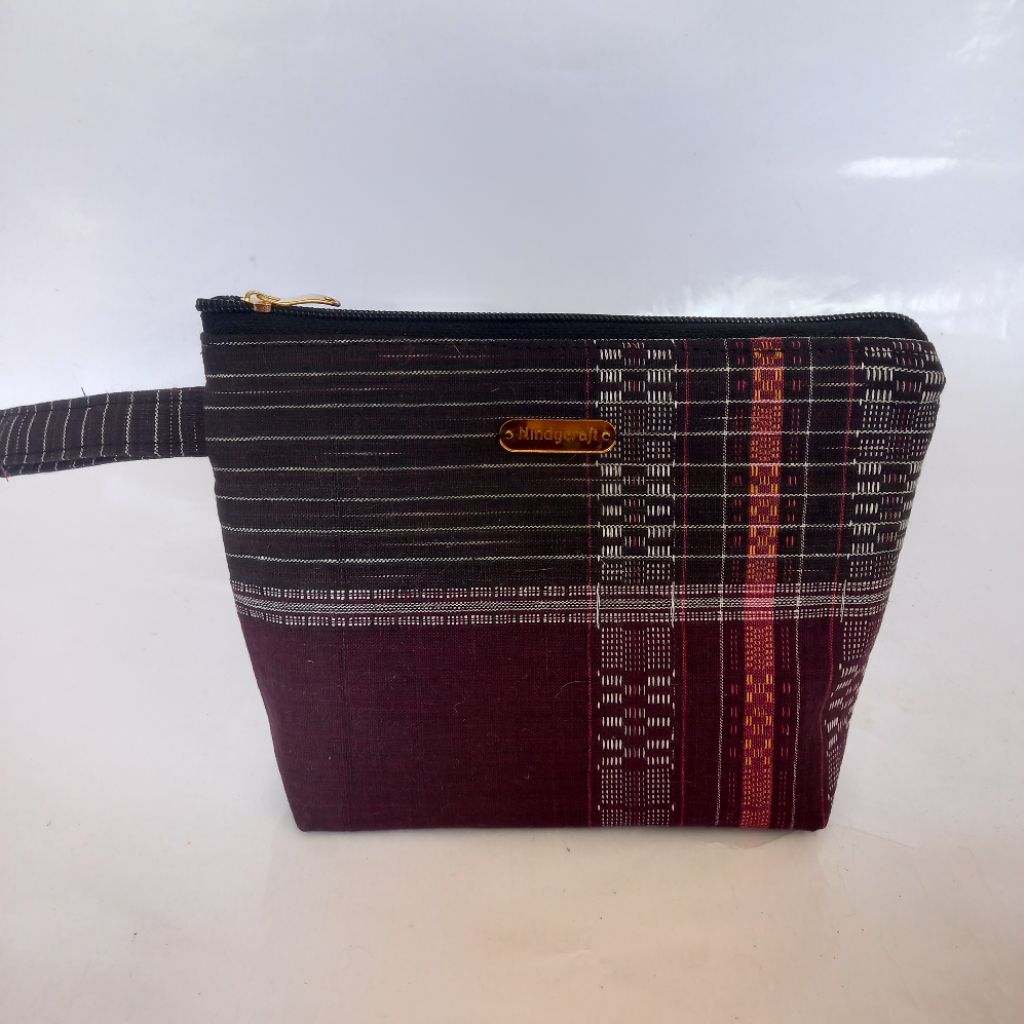 Pouch Kosmetik Etnik Tenun Ulos Ragihotang