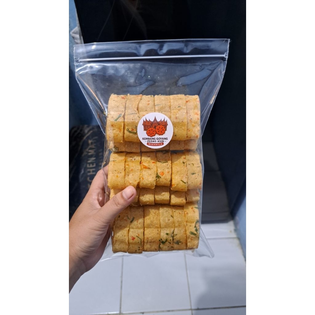 

Kembang Goyang Pedas Asin