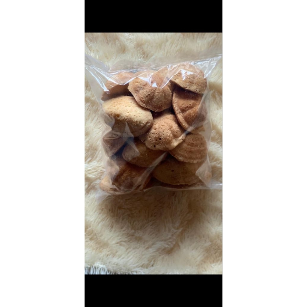 

BOLU KIJING / BOLU KERING / BOLU JADUL MANIS