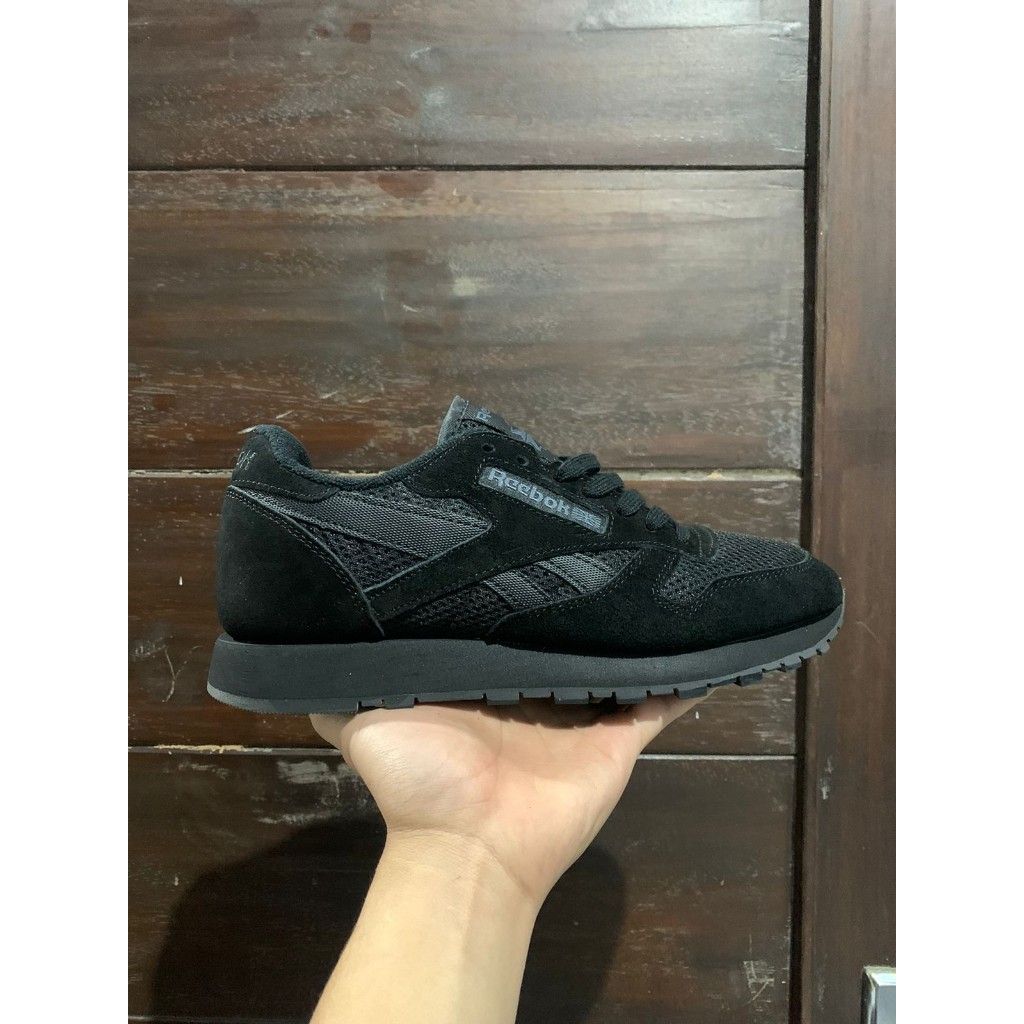 Reebok Classic Utility all black