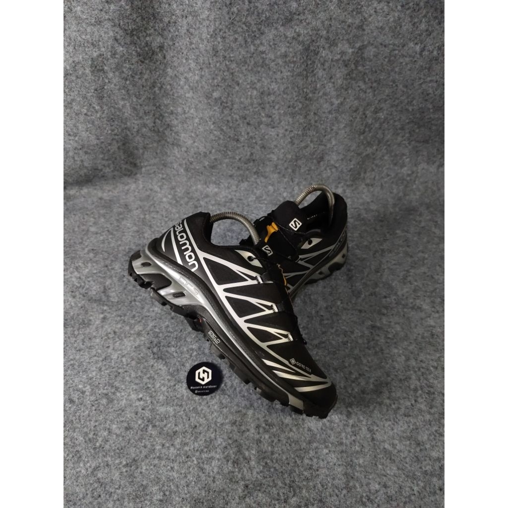 sepatu Salomon