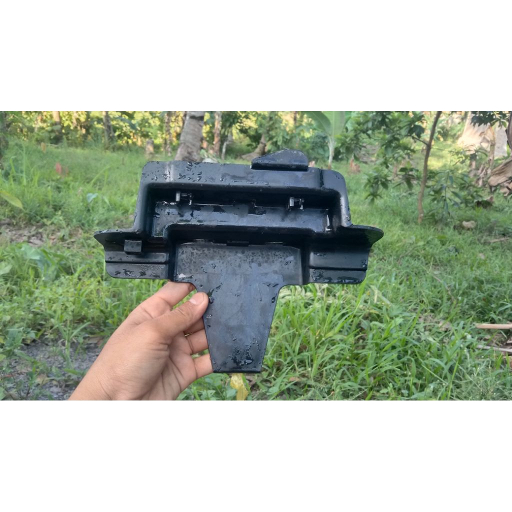 cover accu Revo fit karbu ori KWW tutup aki Revo fit karbu