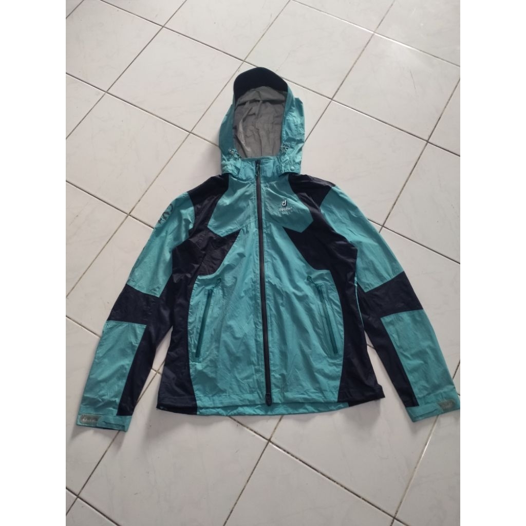 jaket deuter