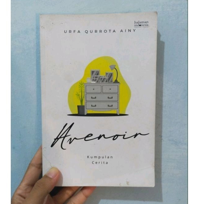 Buku Bekas Original - Avenoir (Urfa Qurrota Ainy)