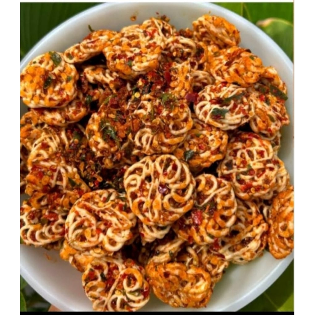 

SEBRING RAFAEL PEDAS DAUN JERUK / KERUPUK MAWAR PEDAS KEN'S