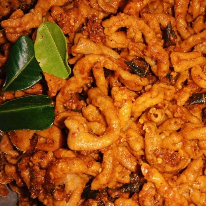 

KERIPIK USUS AYAM CRISPY PREMIUM PEDAS DAUN JERUK 130 gram