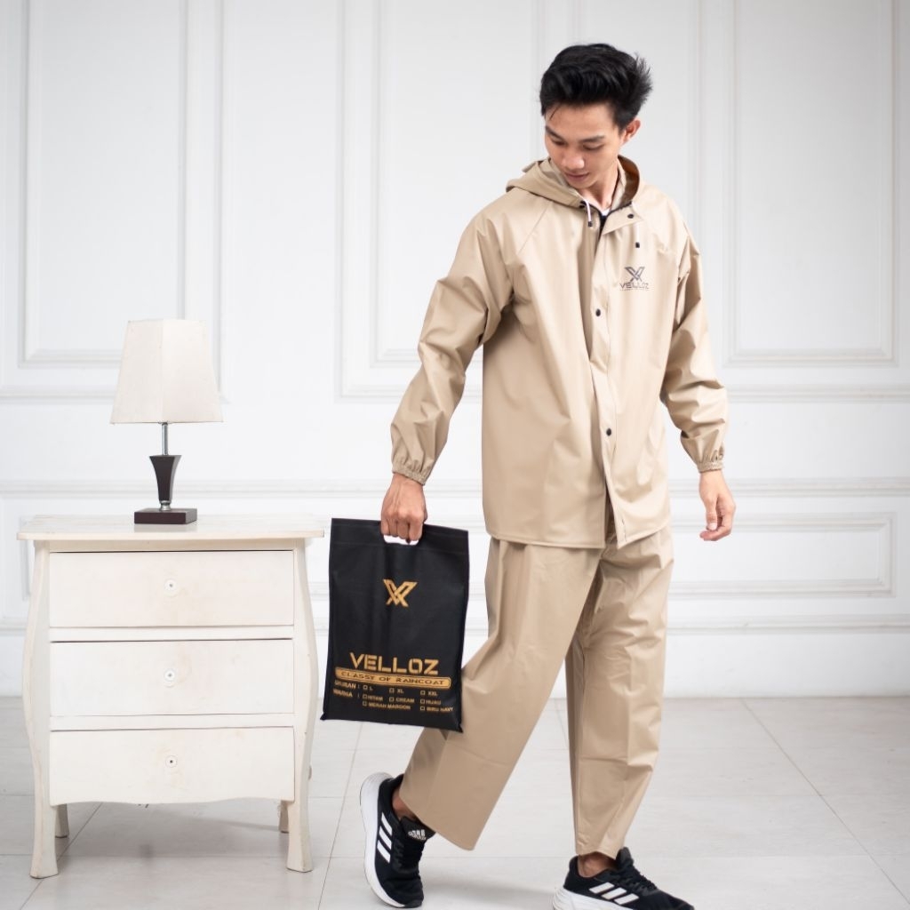 Jas Hujan, Raincoat Mantel Terbaik Pria dan Wanita by VELLOZ Bahan PVC Tebal Elastis dan Anti Rembes