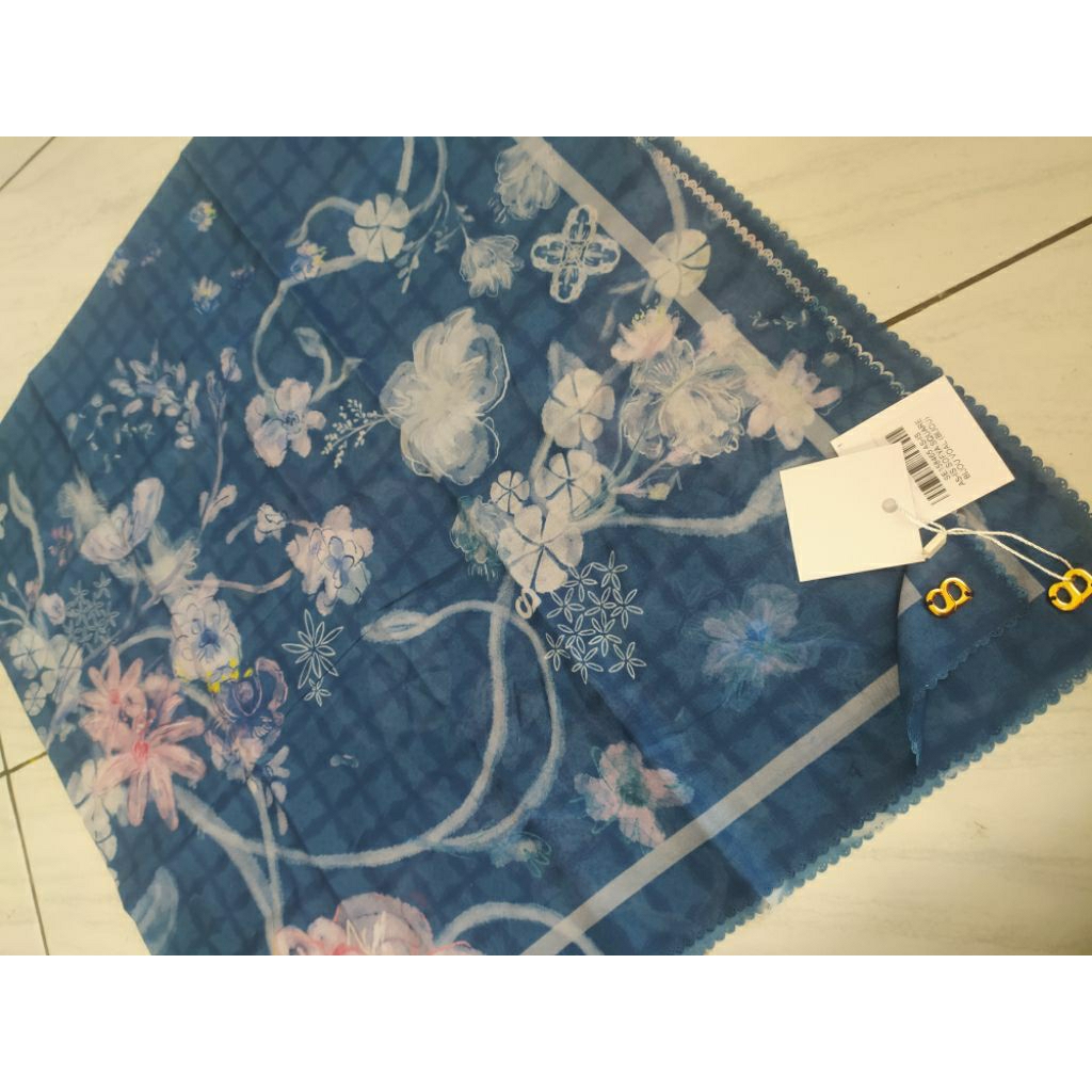 AS IS Buttonscarves Sofya