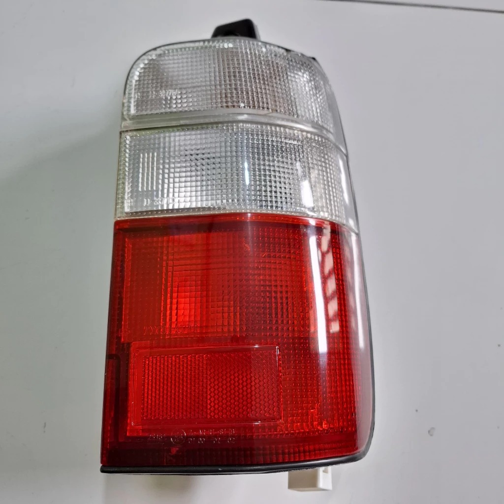 Lampu Stop Lampu Belakang Kijang Kapsul 2000 - 2002