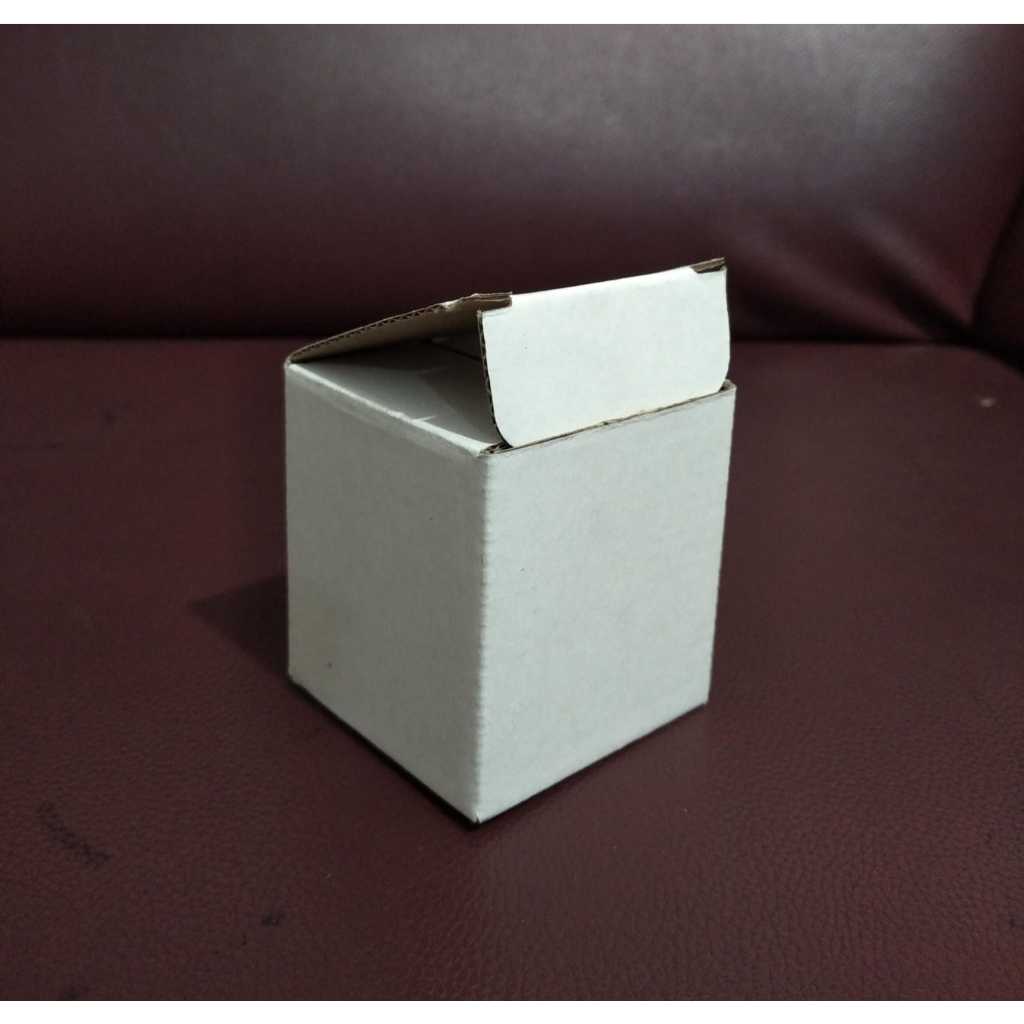 

Kardus Packing Box Die cut / Pizza uk 14x12x7,5 PUTIH PUTIH