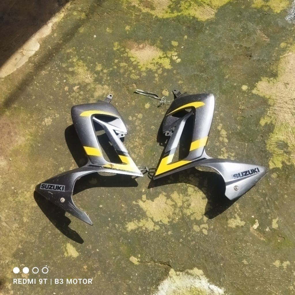 sayap depan Suzuki Satria Fu original bekas