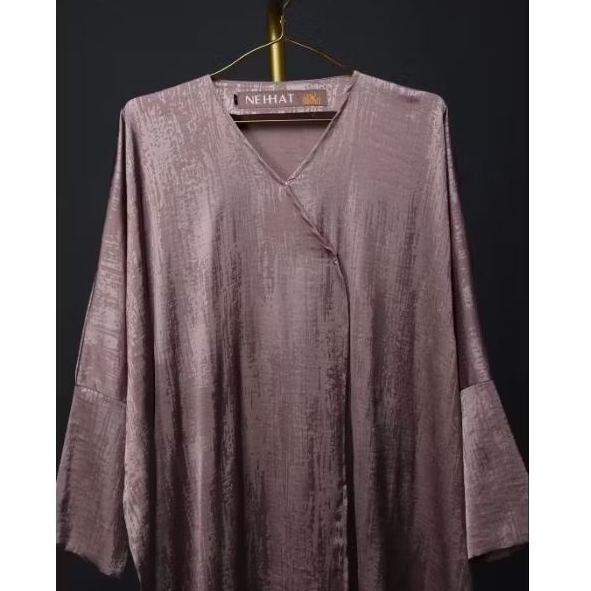 Nehhat Zayya outer preloved
