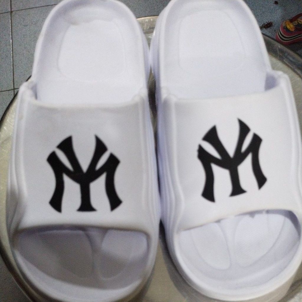 Sendal karet ringan anak tanggung NY