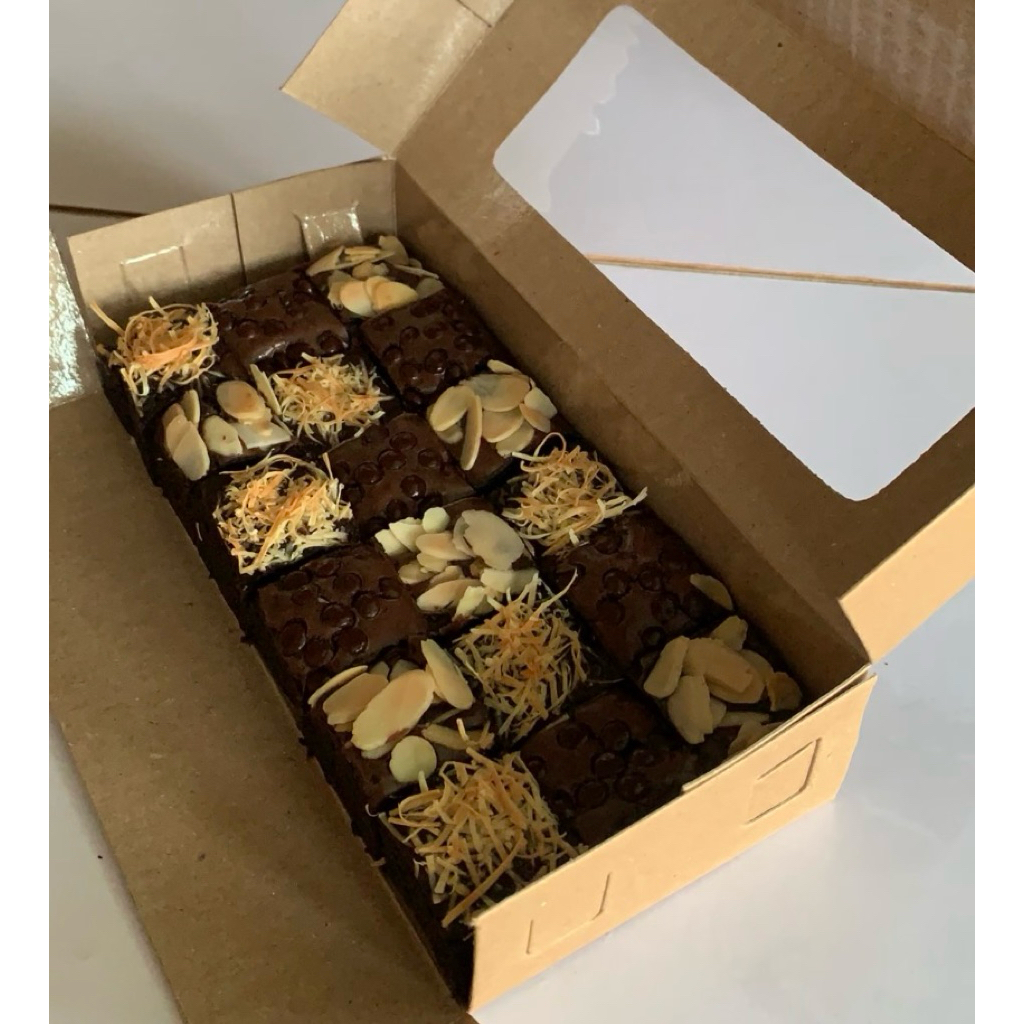 

Fudgy Brownies uk 21x10 cm
