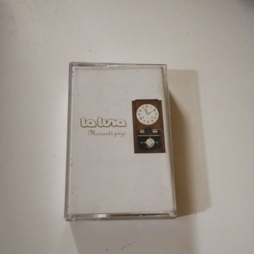 KASET PITA LA LUNA MENANTI PAGI