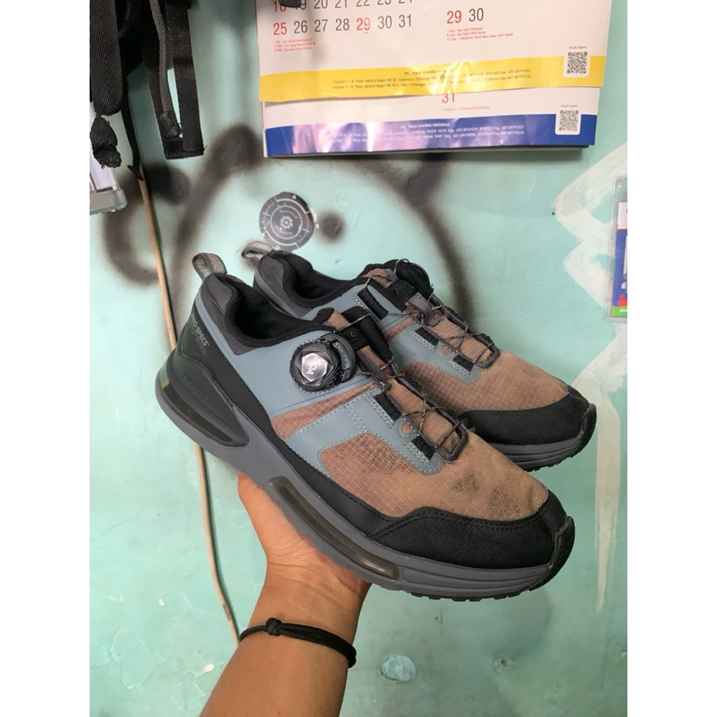 sepatu second merk Prospect boa Running 42