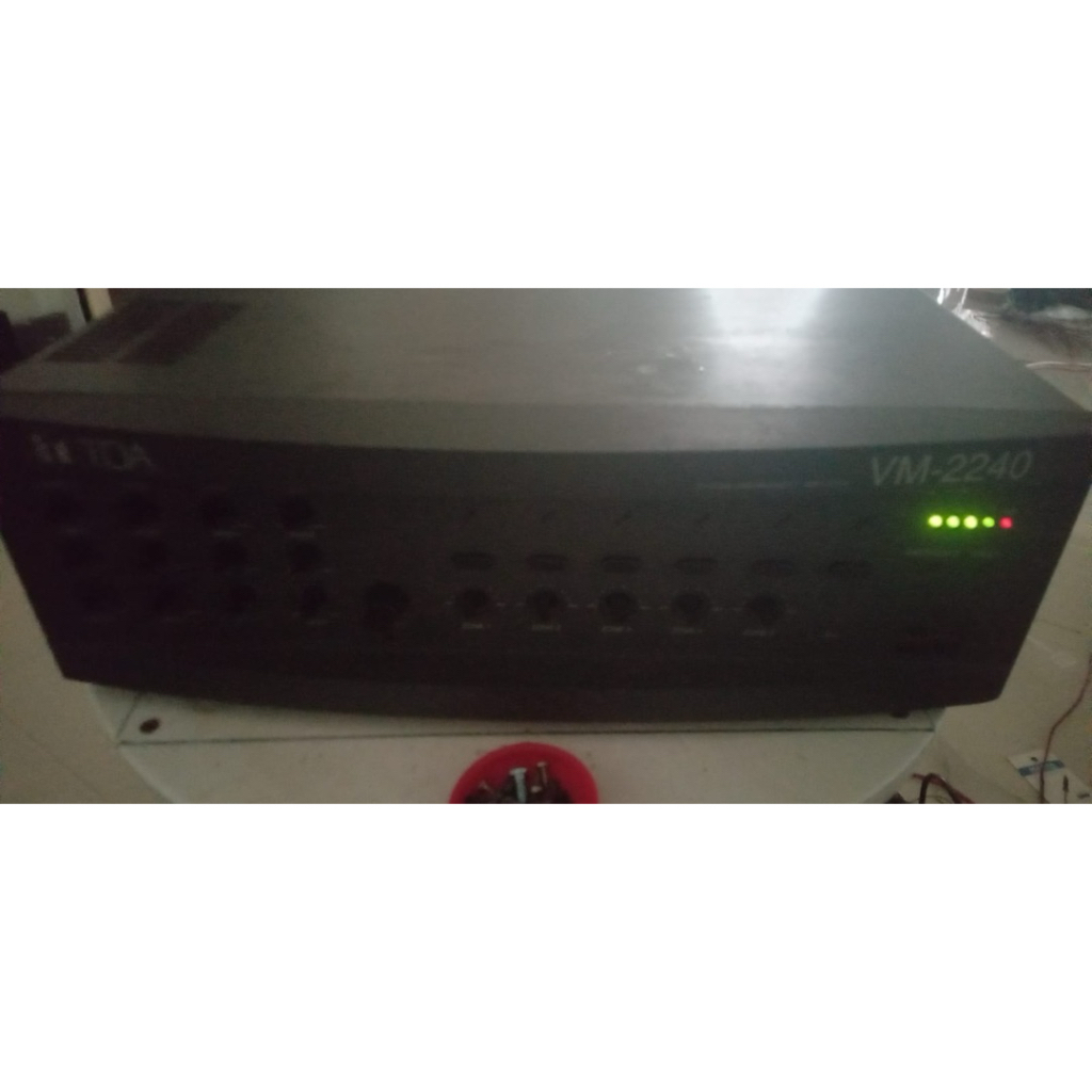 Ampli TOA Model: VM-2240 (240 watt) barang bekas, kondisi trobel.