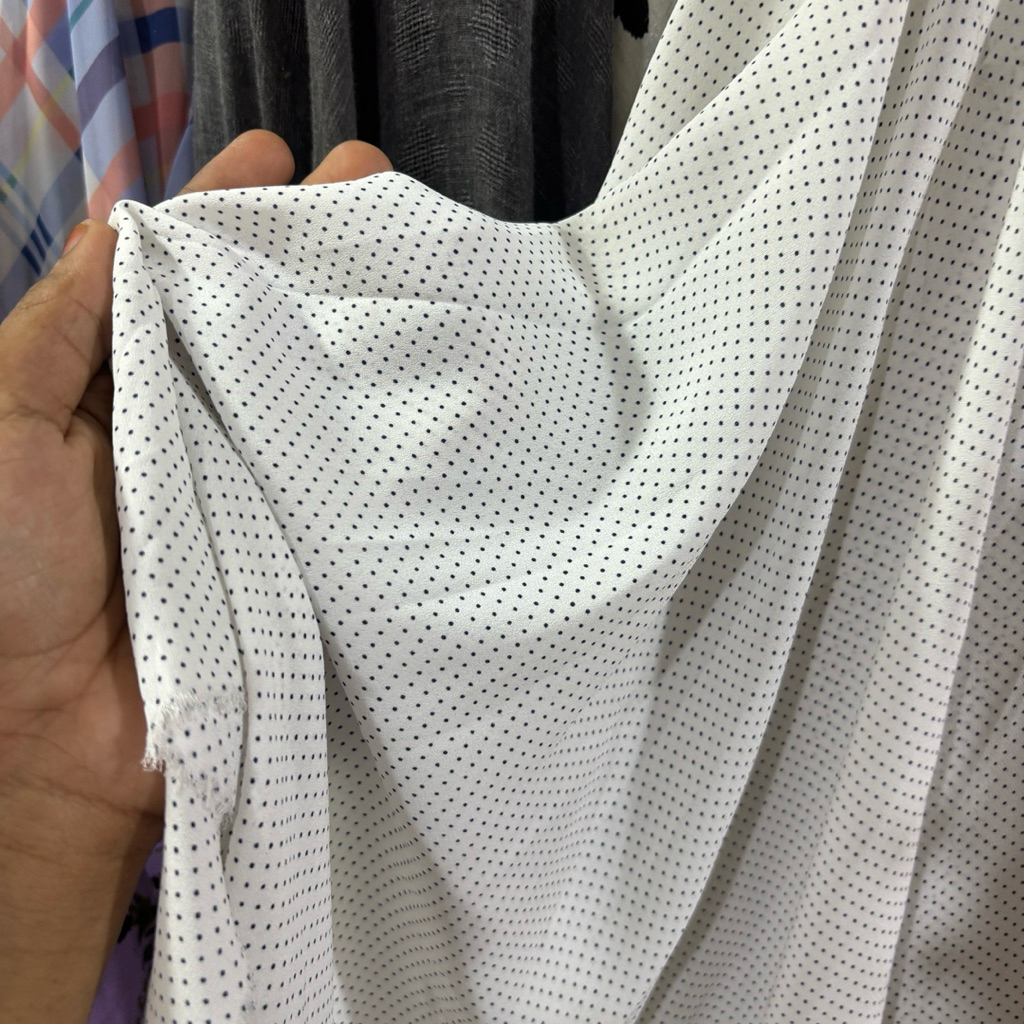 Kain Zara Crepe Motif Polkadot Kecil - frd kain motif polkadot kecil - kain bahan motif - kain gamis