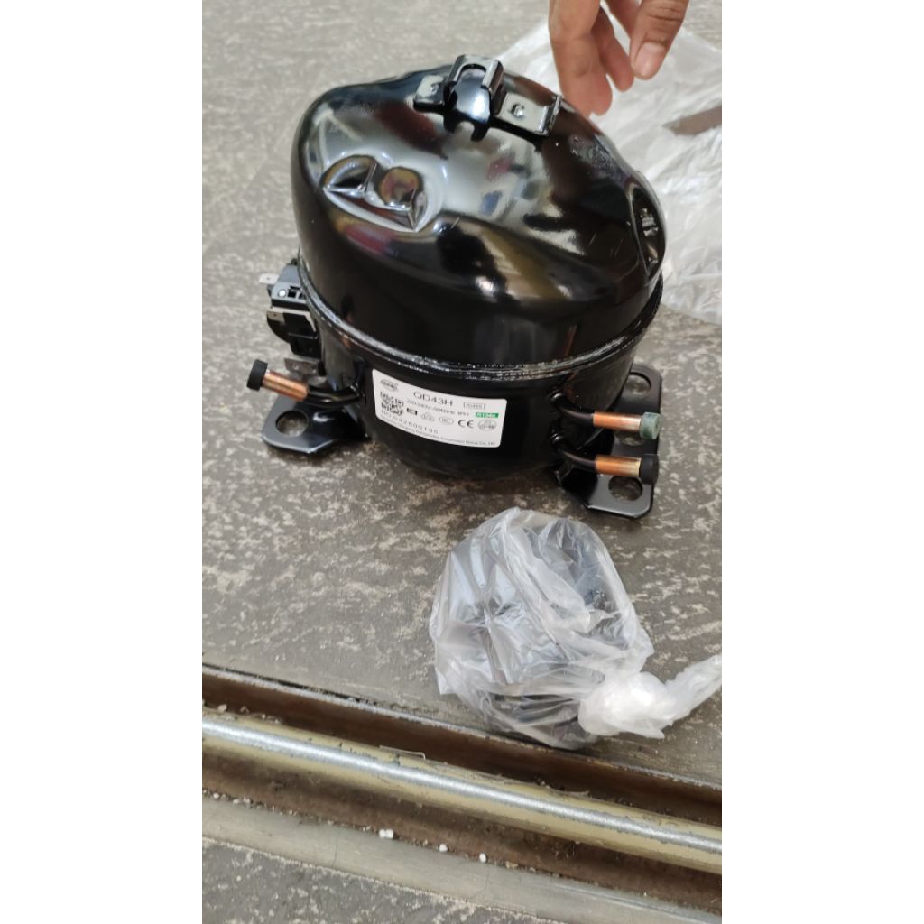 KOMPRESOR KULKAS/SHOWCASE/FREEZER/CHILLER QD43H / QD43CZ ( 1/8PK R134 )