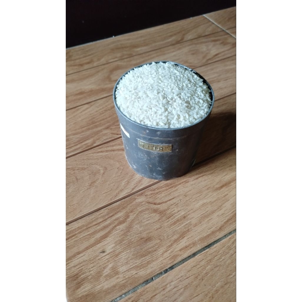 

beras cukup pulen di sellep sendiri tanpa pengawet tanpa pemutih fresh literan 1