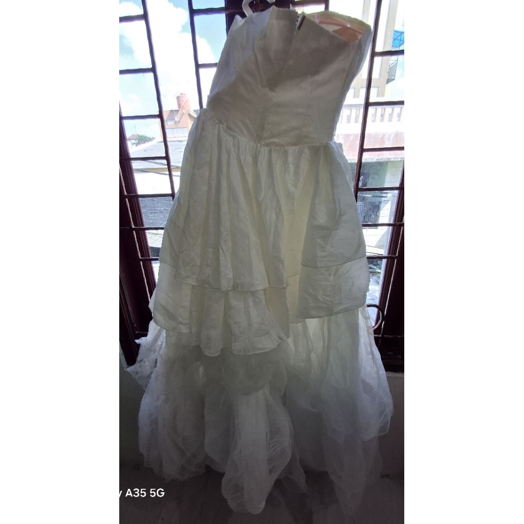 gaun pengantin second