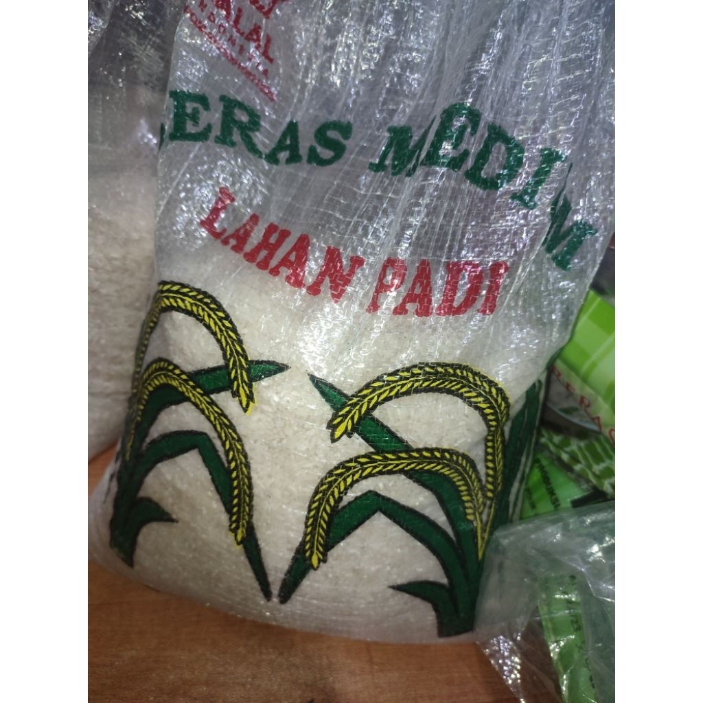 

Beras merek Lahan Padi perkilo
