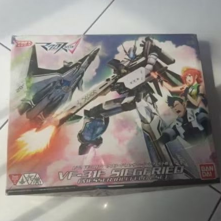 Bandai Macross 1/72 VF-31F Siegfried (Messer Ihlefeld Custom)