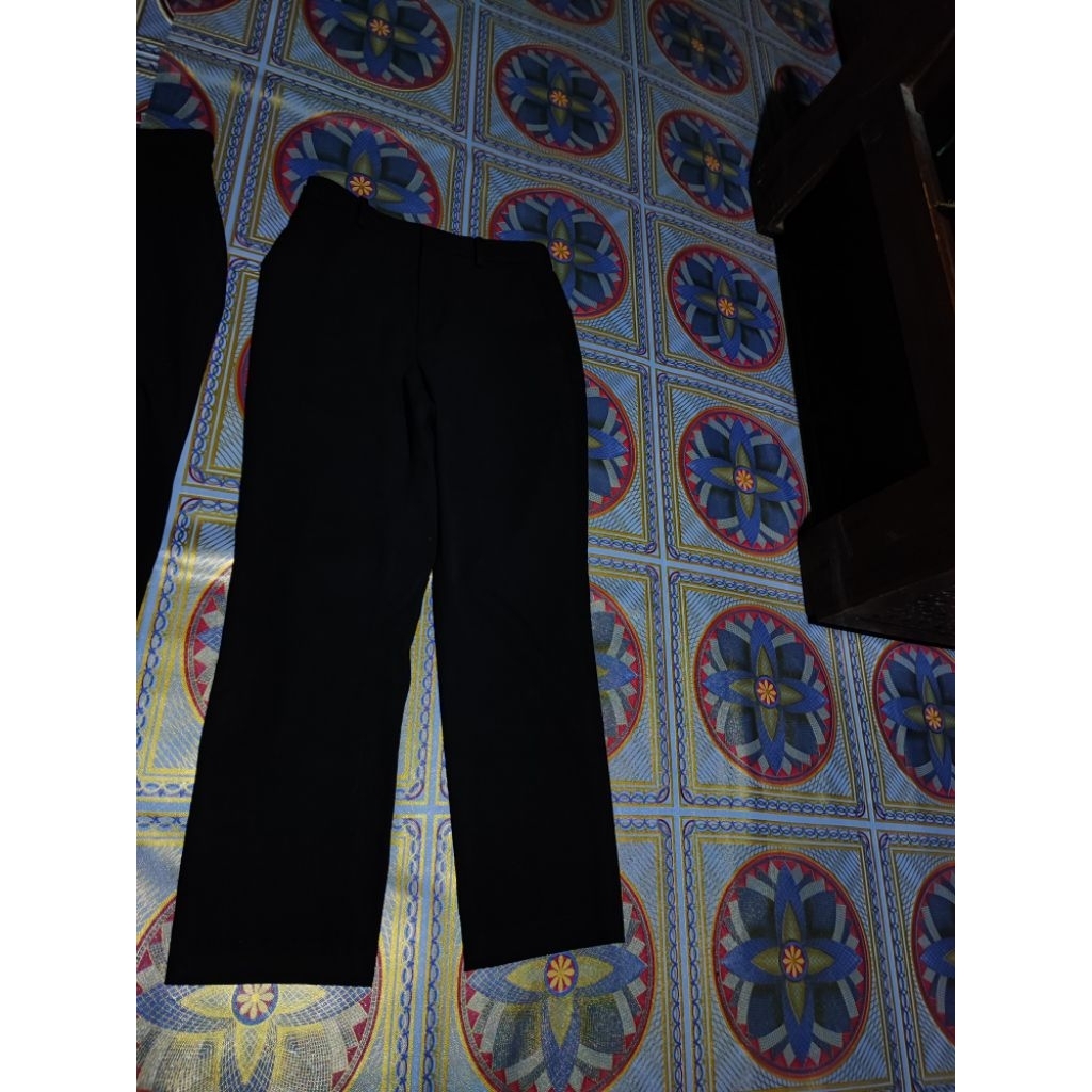 Celana formal uniqlo hitam size 27-28