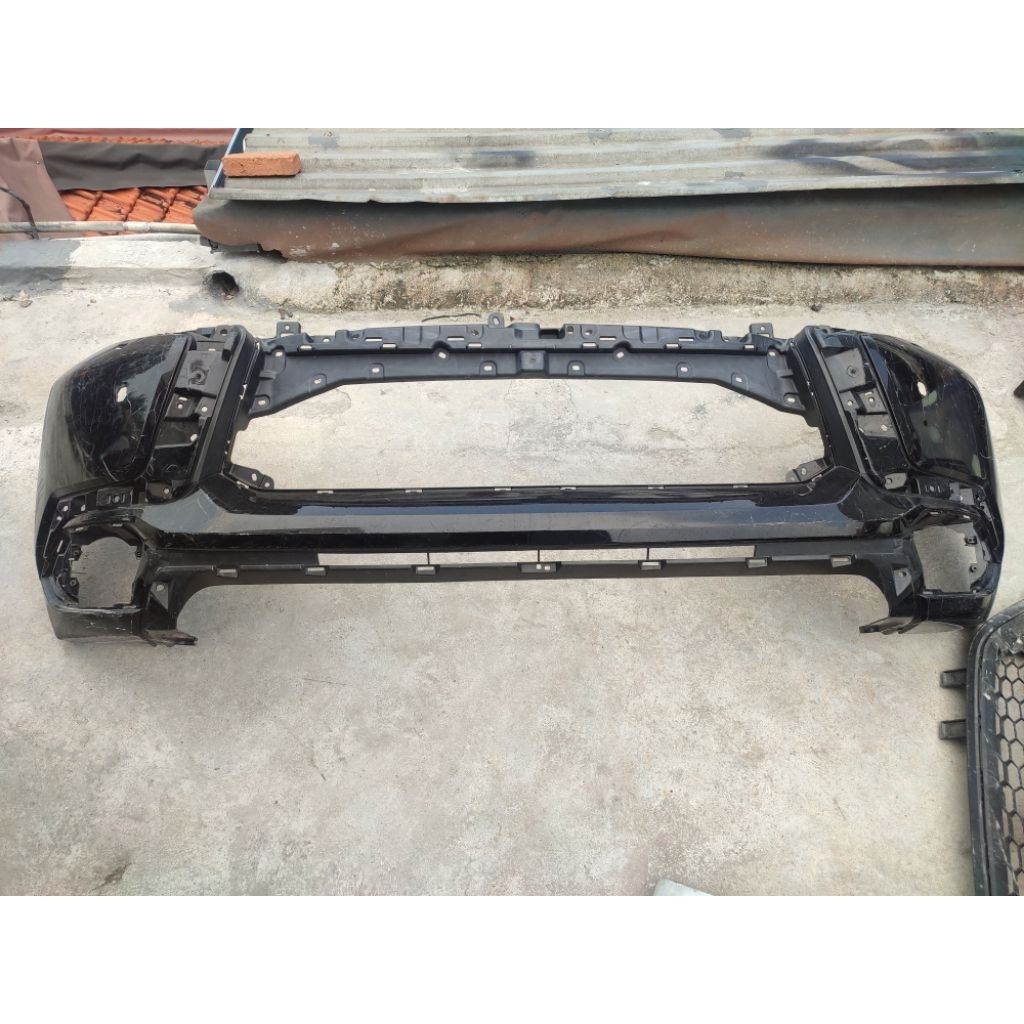BEMPER BUMPER DEPAN MOBIL MITSUBISHI PAJERO SPORT 2016 2017 2018 ORIGINAL