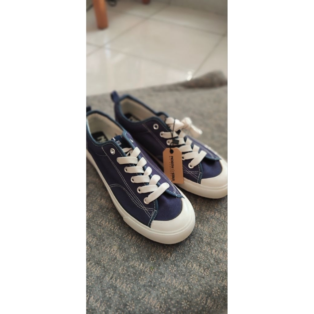 Sepatu northstar