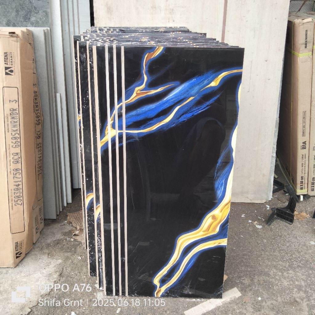 Granit tangga 30x60.Gavra Black Gold/Arna