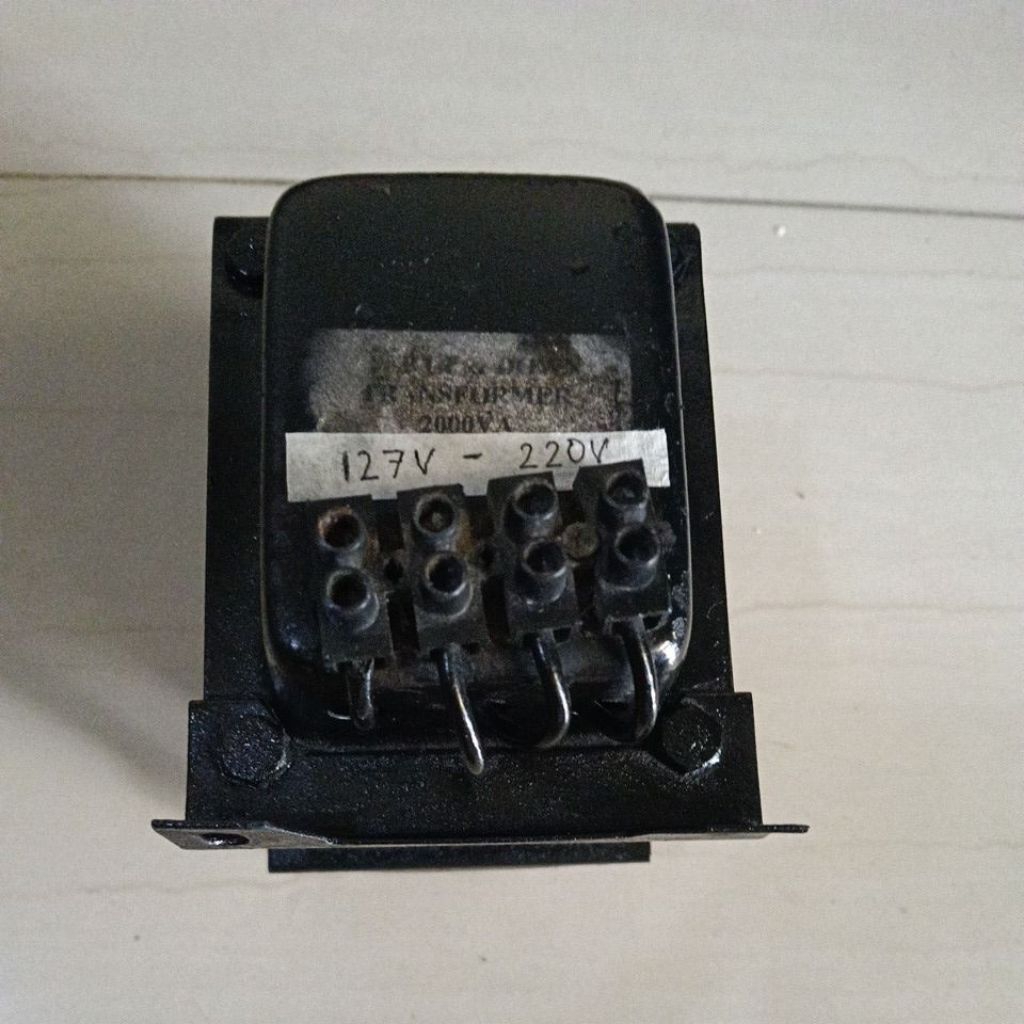 

Travo mesin fotocopy 2000VA