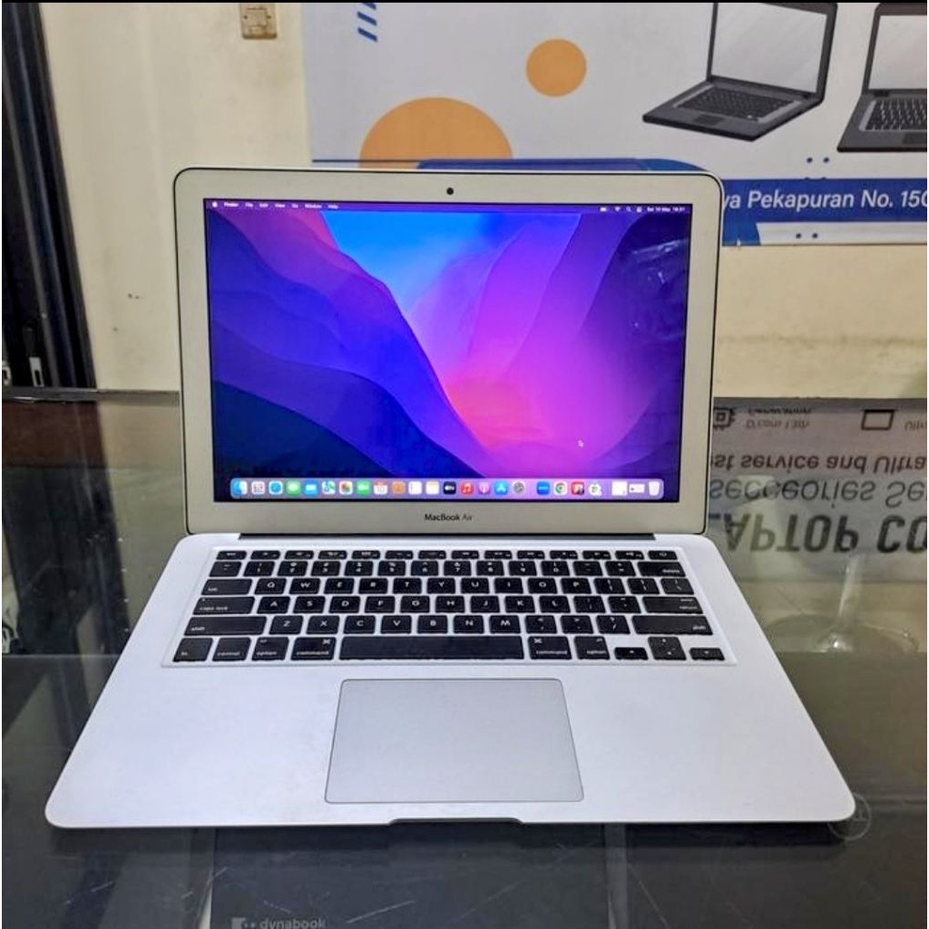 Laptop Apple MacBook Air 2015 – Core i5 1.6GHz, RAM 8GB, SSD 128GB, 13.3" HD WXGA+, Intel HD 6000, m