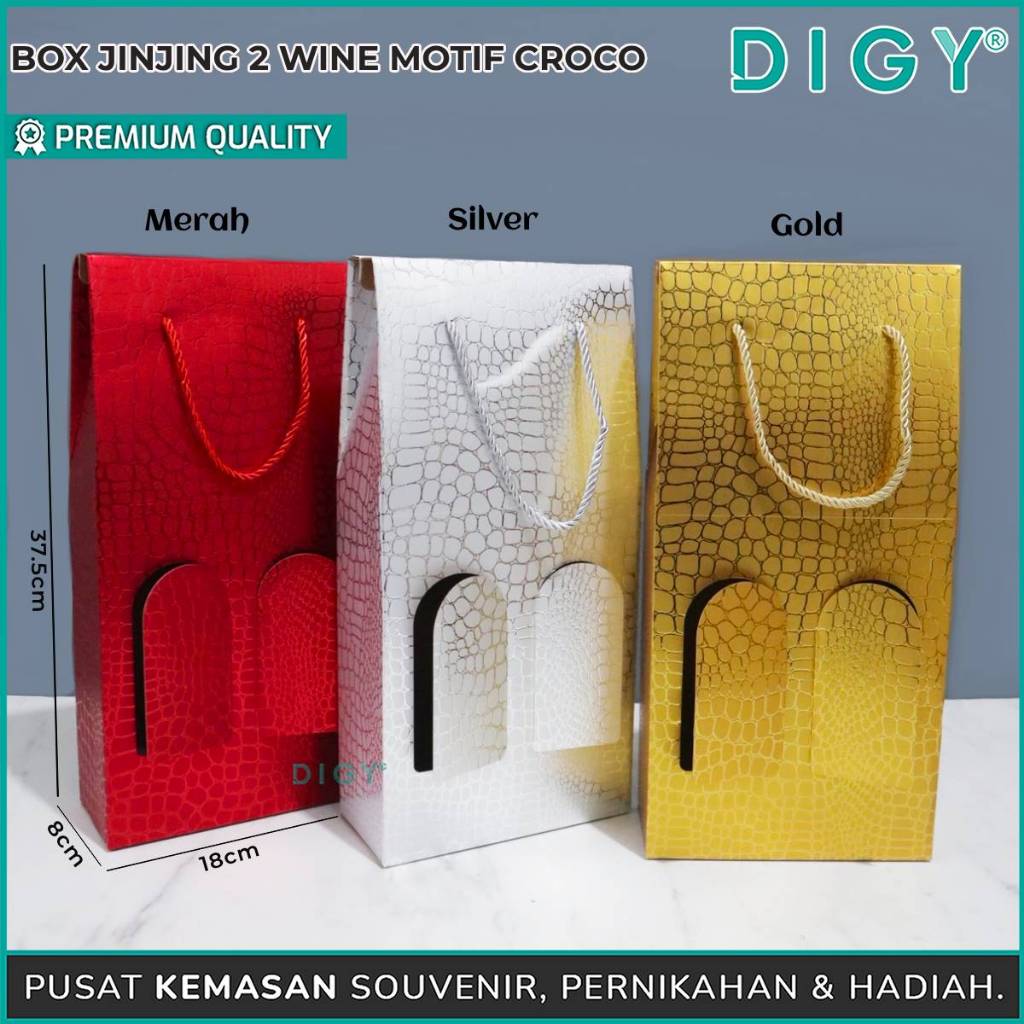 

Box Jinjing 2 Wine Croco SIZE : 37.5x18x8cm /Box Wine Motif 2 botol / paperbox wine croco/Tas paperbox souvenir