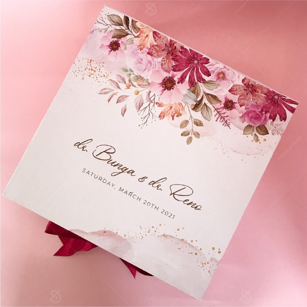 

Scissors & design Hardbox Bridesmaid Book Cover Box With Ribbon 25 x 25 x 11 cm PRE ORDER