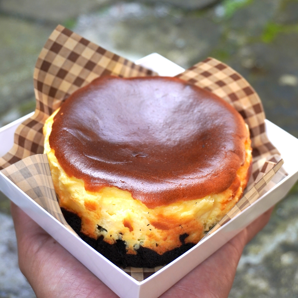 

Burnt Cheesecake Brownie (Bakebrownie) Dark chocolate Brownies yang berpadu dengan cream cheese classic premium