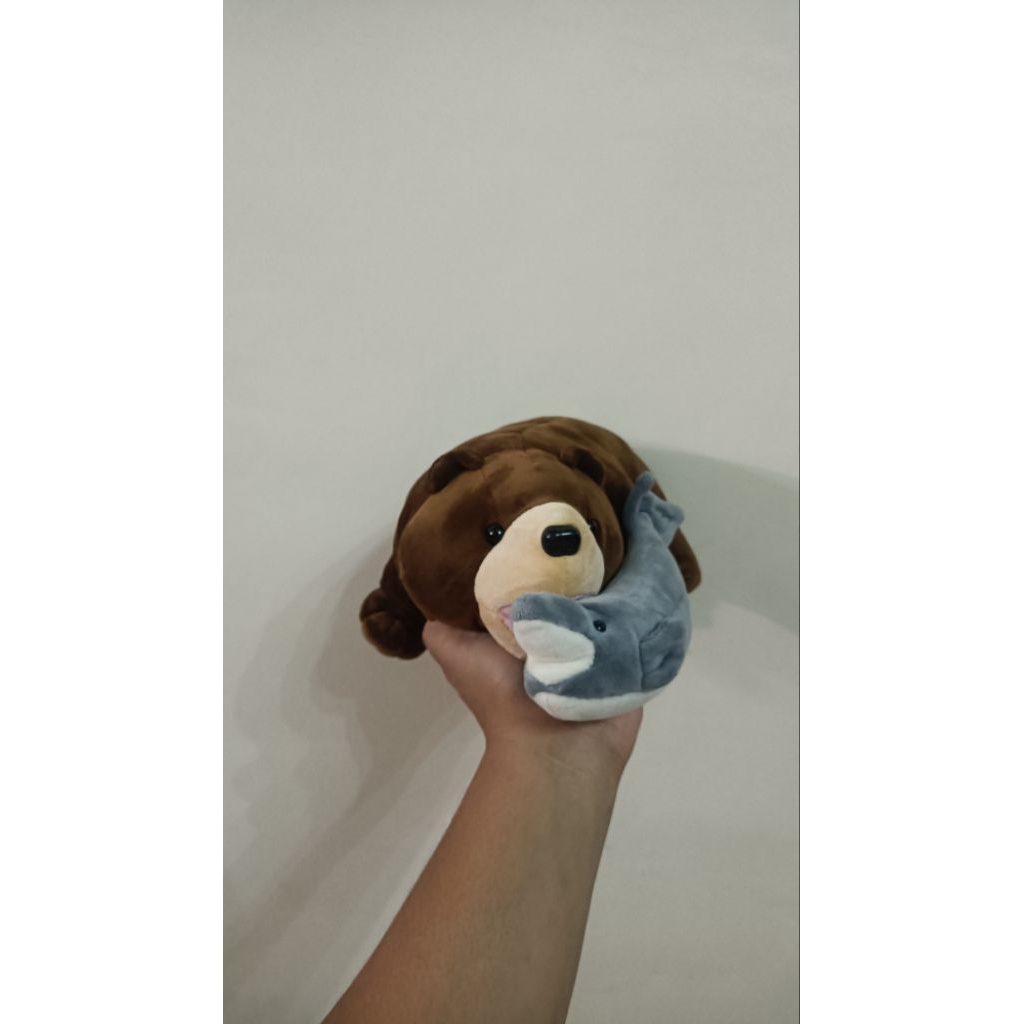 Boneka Beruang Gigit Ikan (Rare) Langka