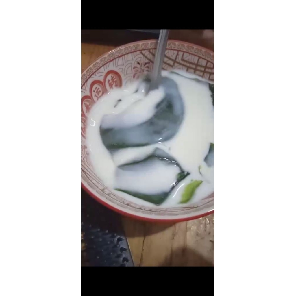 

CINCAU HIJAU ORGANIK HOMEMADE CINCAU HIJAU TANPA PENGAWET CINCAU DAUN HIJAU CINCAU HOMEMADE