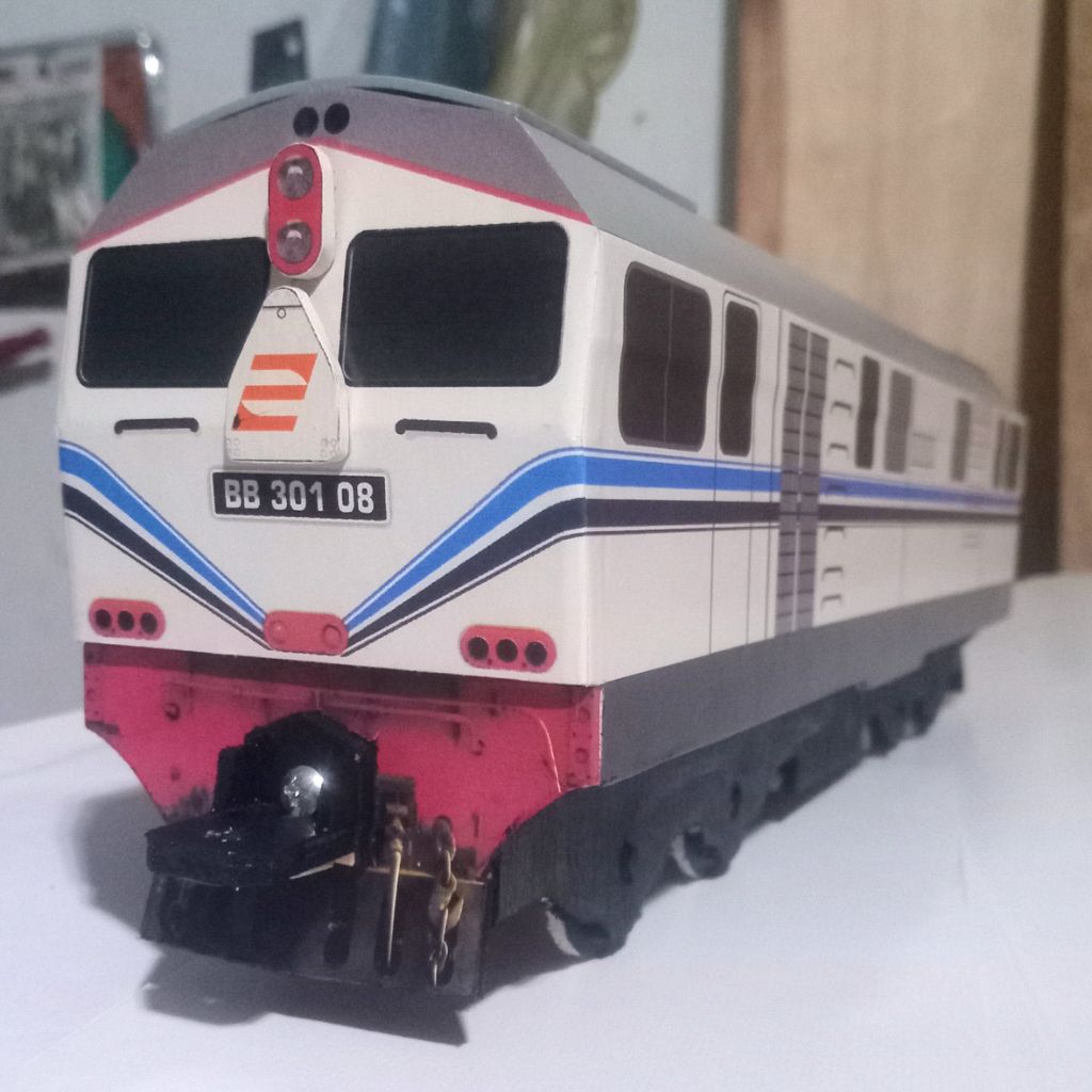 Kereta api mainan lokomotif bb301 garis biru jadul