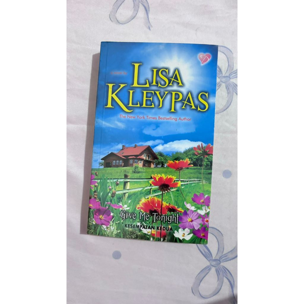 Novel Historical Romance Bekas Preloved Lisa Kleypas Give Me Tonight