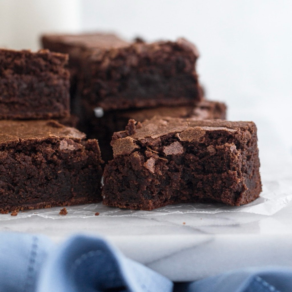 

Brownies Fudgy Premium by Pastipastry – Rasa Original, Super Lumer!