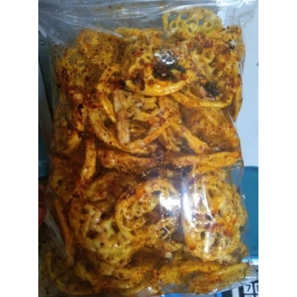 

PUKMI PEDAS DAN GURIH (KERUPUK MIE)