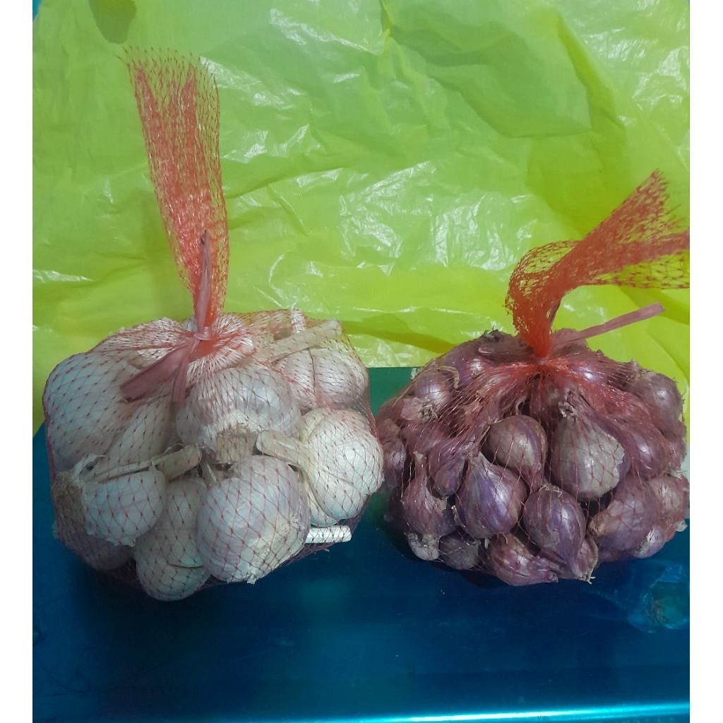 

bawang murah / paket bawang merah probolinggo tanggung besar 1/2 kg & bawang putih kating bersih 1/2 kg