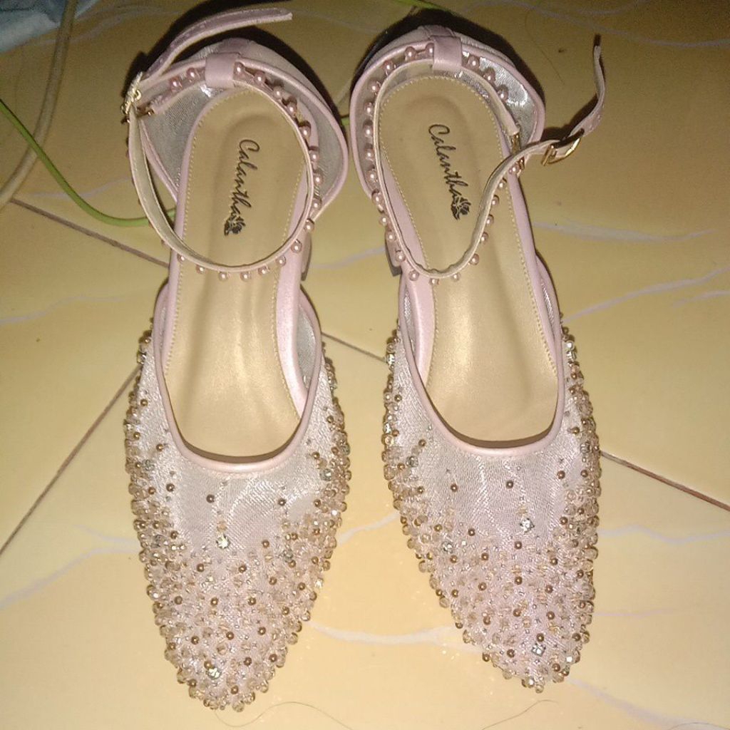 Sepatu sandal heels wisuda/nikahan Calanta