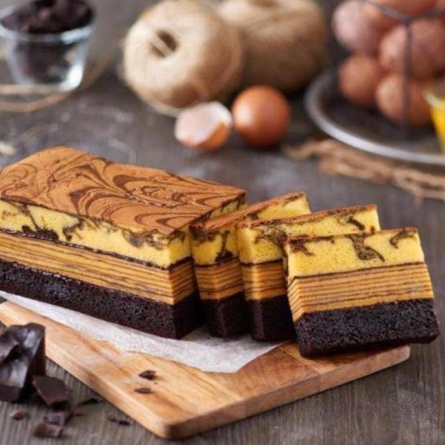 

Seriboe Lapis Livana Surabaya / Kue Lapis Legit Spikoe Kombinasi HALAL ORIGINAL SUROBOYO
