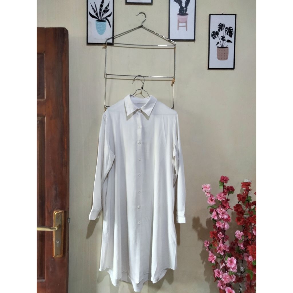 Tunik Putih (putih tulang) bahan Crinkle Airflow Oversize Preloved
