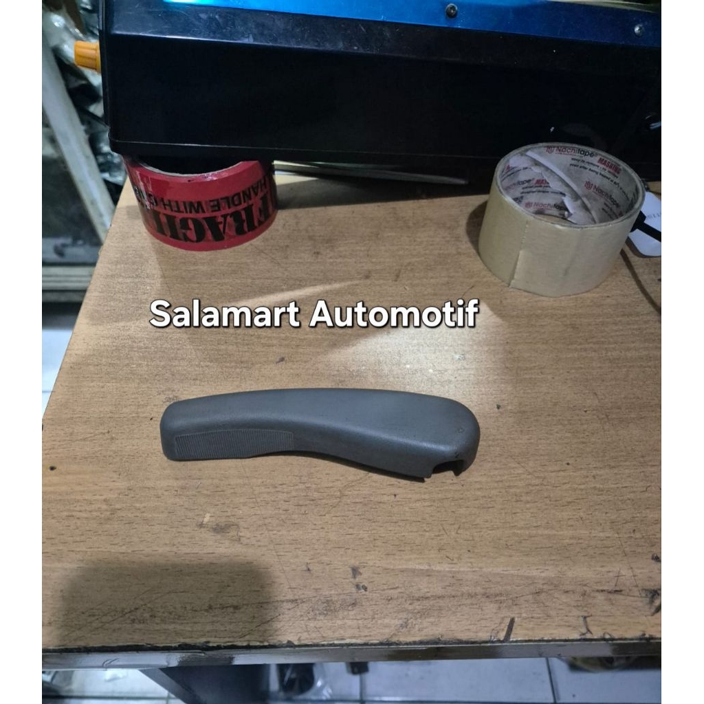 Handle jok belakang innova hilux 2005 2006 2007 2008 2009 2010 2011 2012 2013 2014 2015