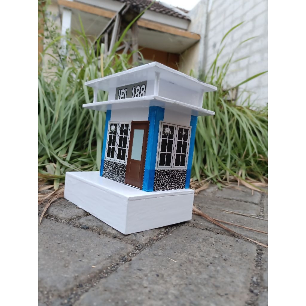 MINIATUR KAI JPL BIRU / PENJAGA LINTASAN KERETA API BIRU - KERETA API KAYU SURABAYA