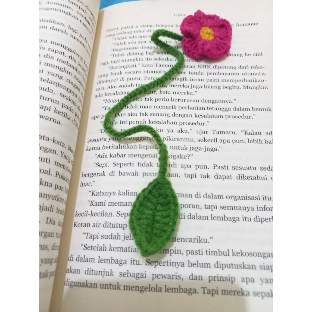 

Pembatas Buku rajut handmade