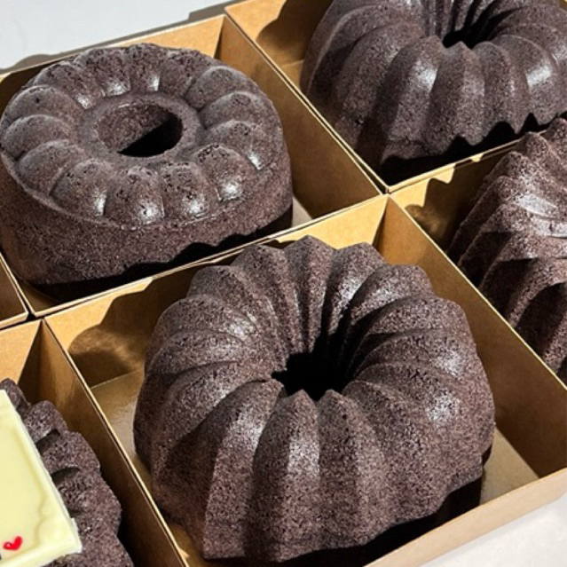 

Bolu Ketan Hitam Keju